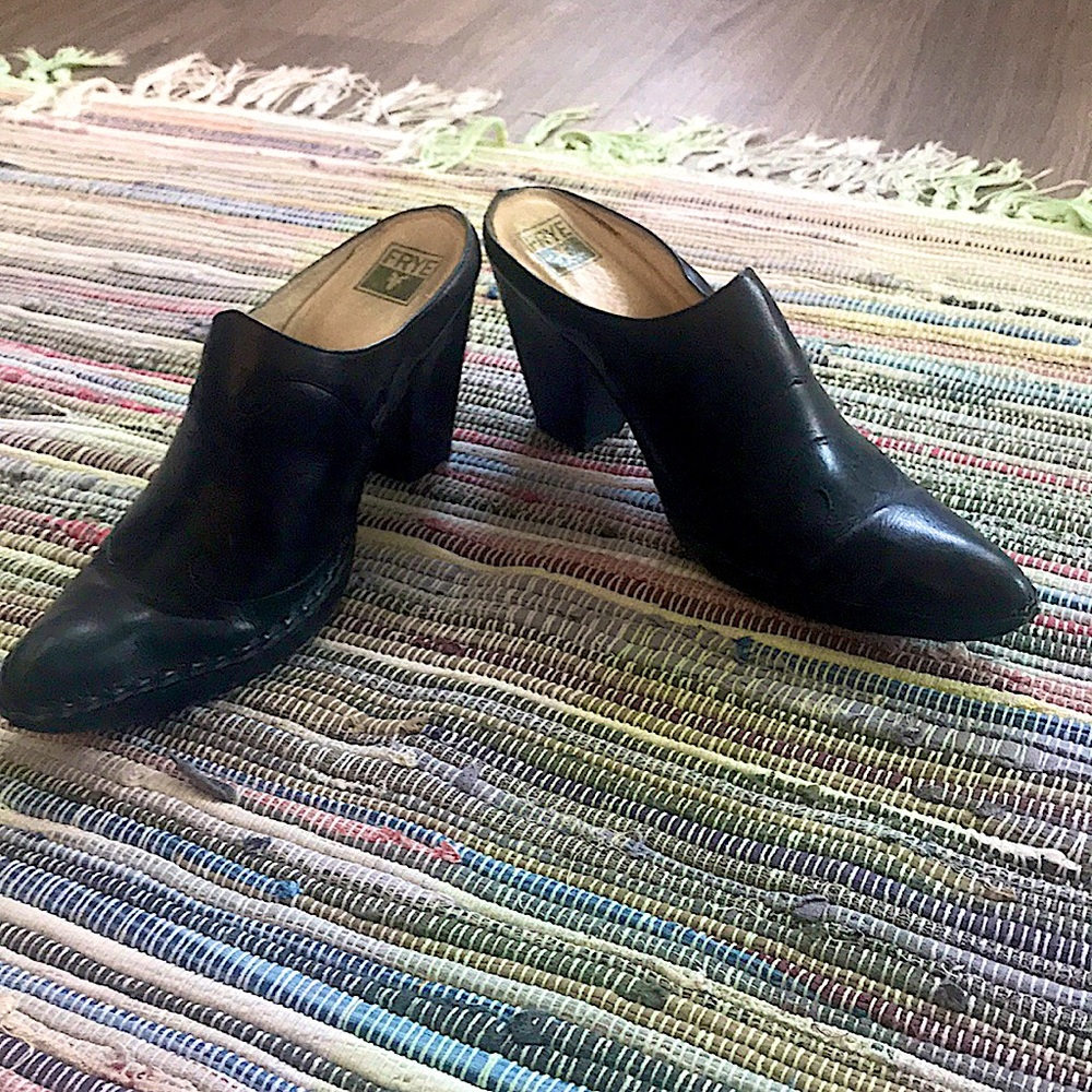 EUC Black FRYE Phoenix Western Stack Heel Mule 7.5